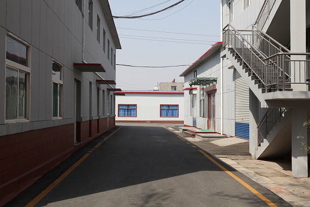 2019年晶体材料厂车间外景