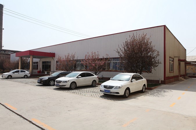 2019年晶体材料厂车间外景