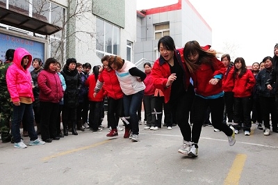 公司举办庆三八节系列活动