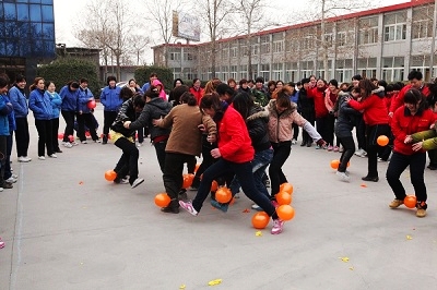 公司举办庆三八节系列活动